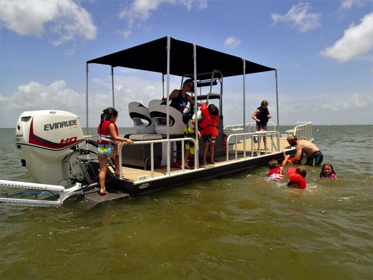 Classic custom aluminum boat built by Boat Right Marine in Alvin, Texas, photo 2