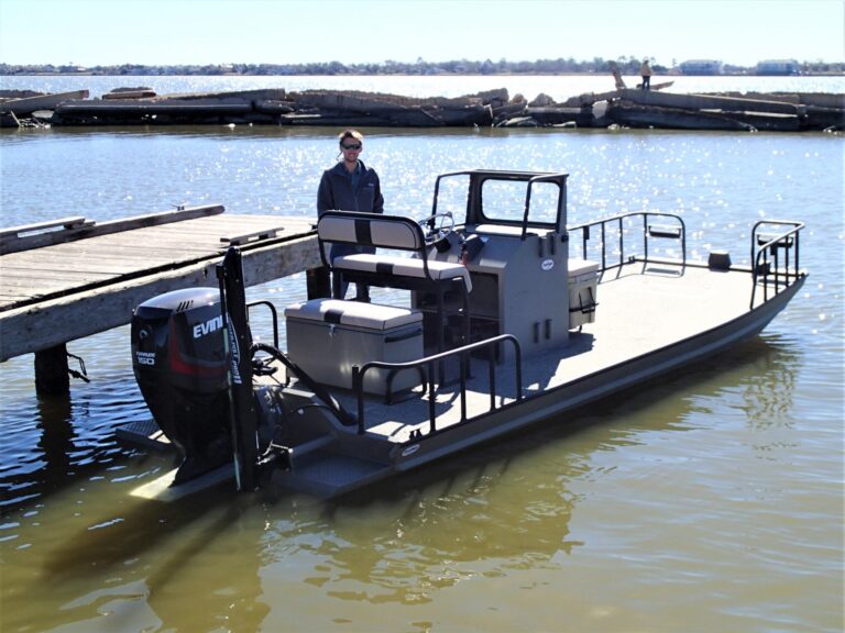 Classic custom aluminum boat built by Boat Right Marine in Alvin, Texas, photo 3
