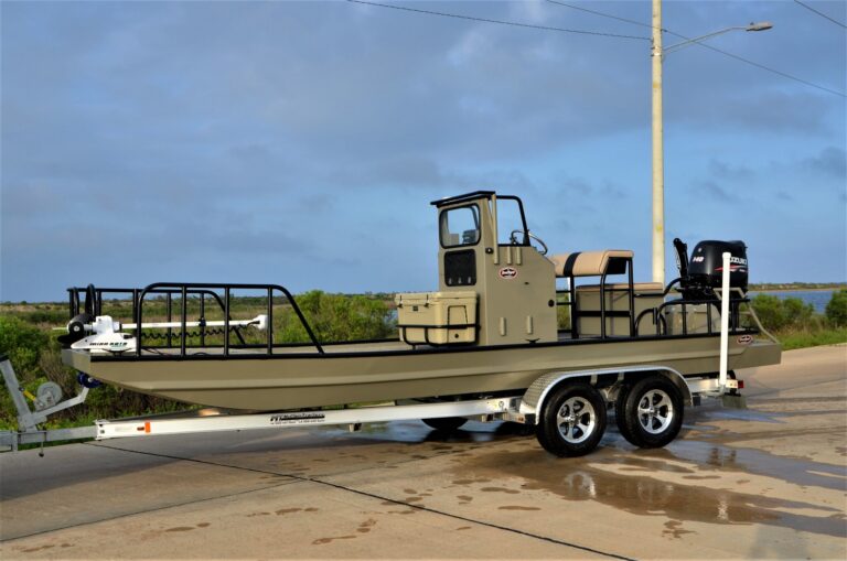 Classic custom aluminum boat built by Boat Right Marine in Alvin, Texas, photo 4